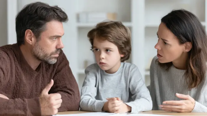 parents in mediation with child