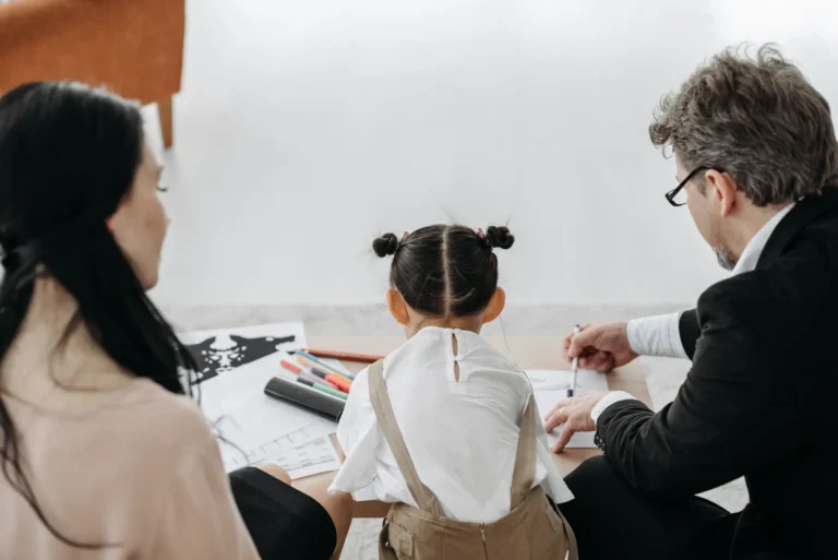 parents support child during separation and divorce
